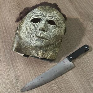Michael Myers Costume Mask & Fake Knife